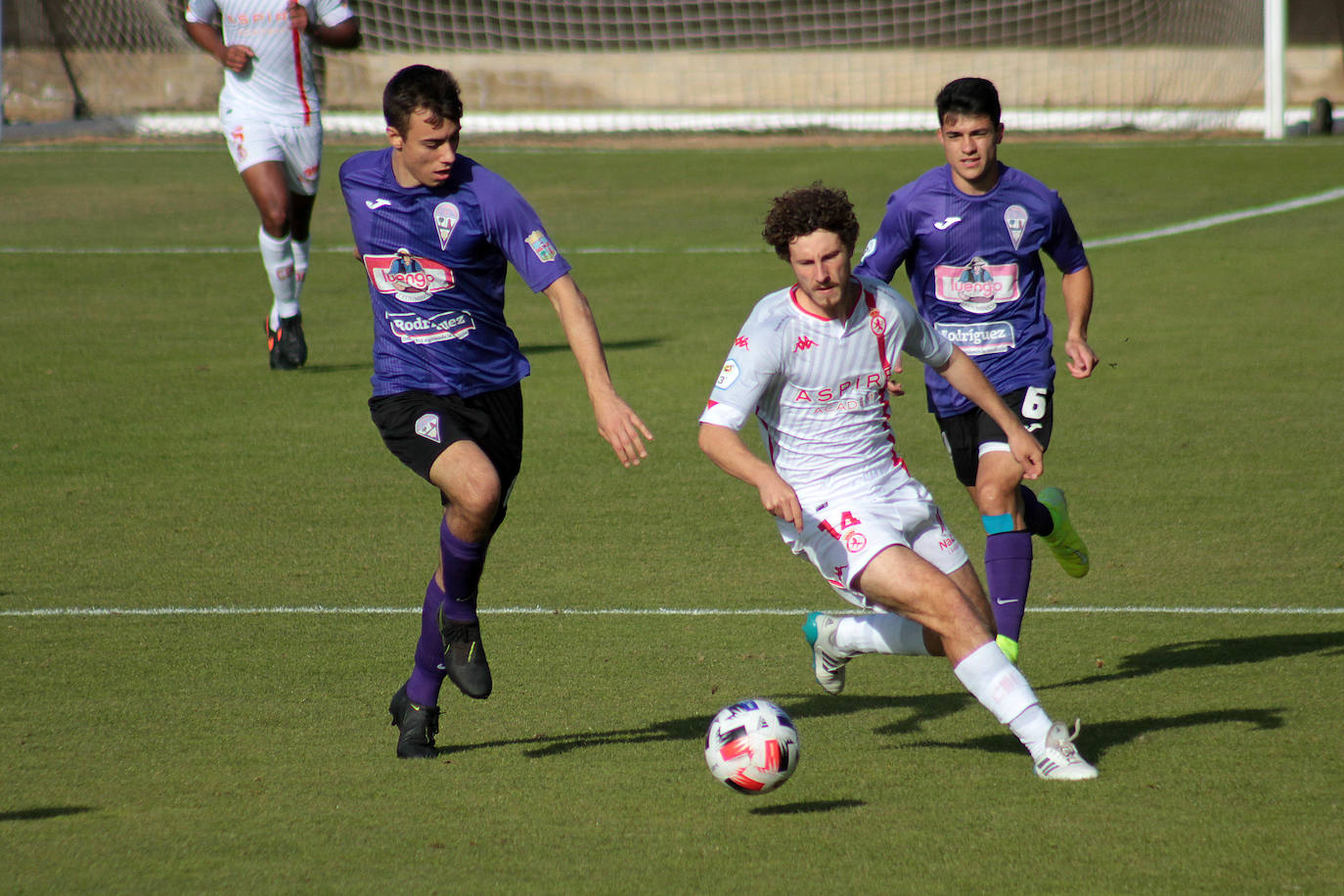 Fotos: Júpiter y La Bañeza estrenan la temporada con empate