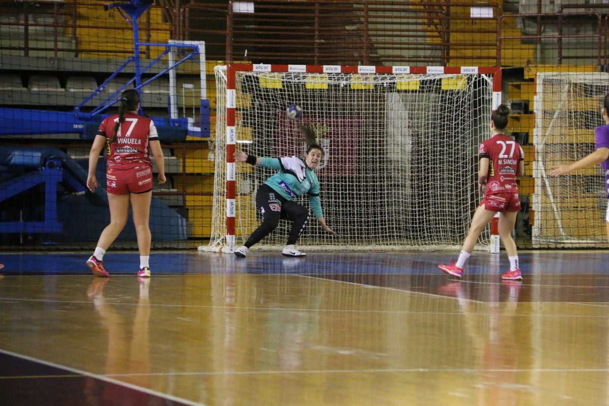 Fotos: El Rodríguez Cleba estrena la temporada ante el Handvall
