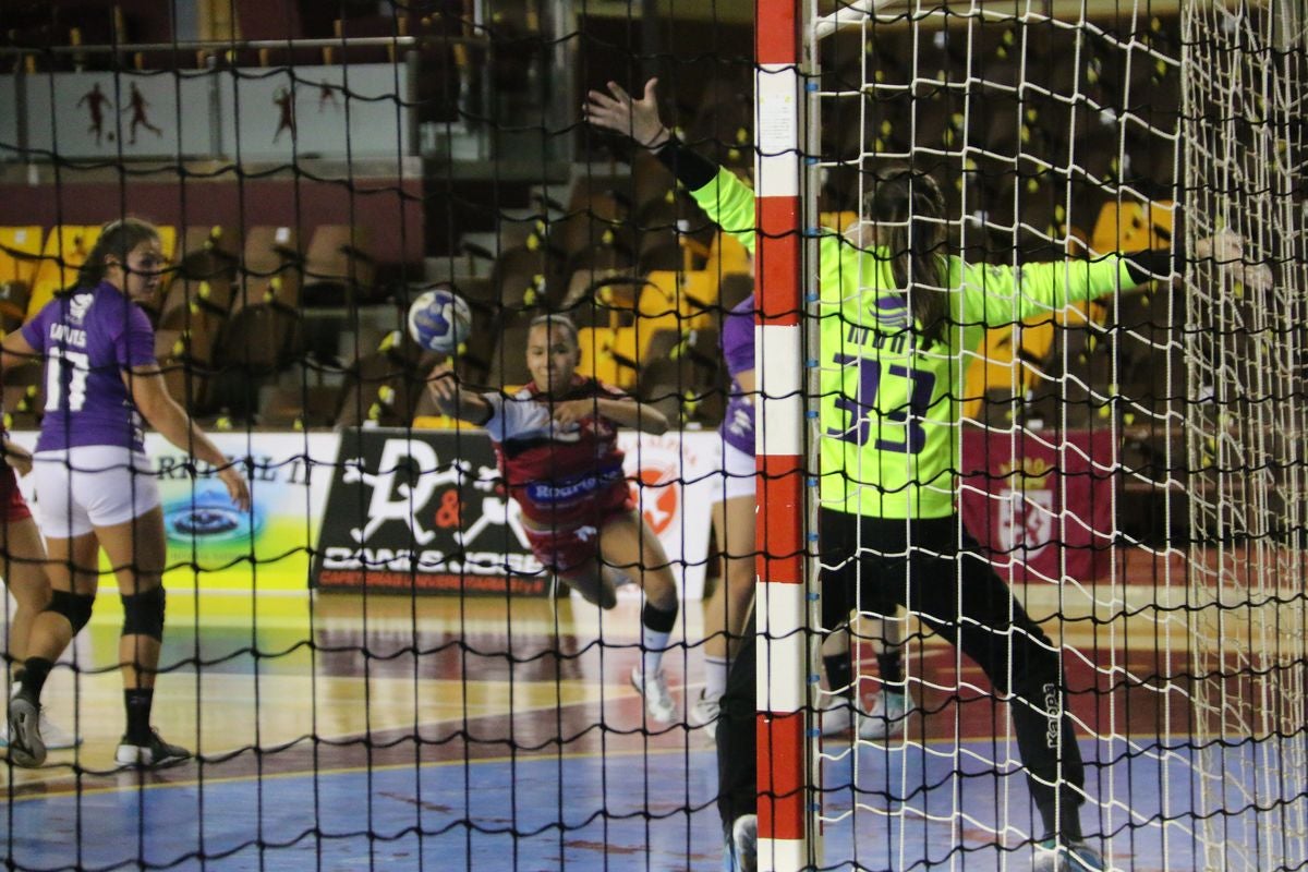 Fotos: El Rodríguez Cleba estrena la temporada ante el Handvall