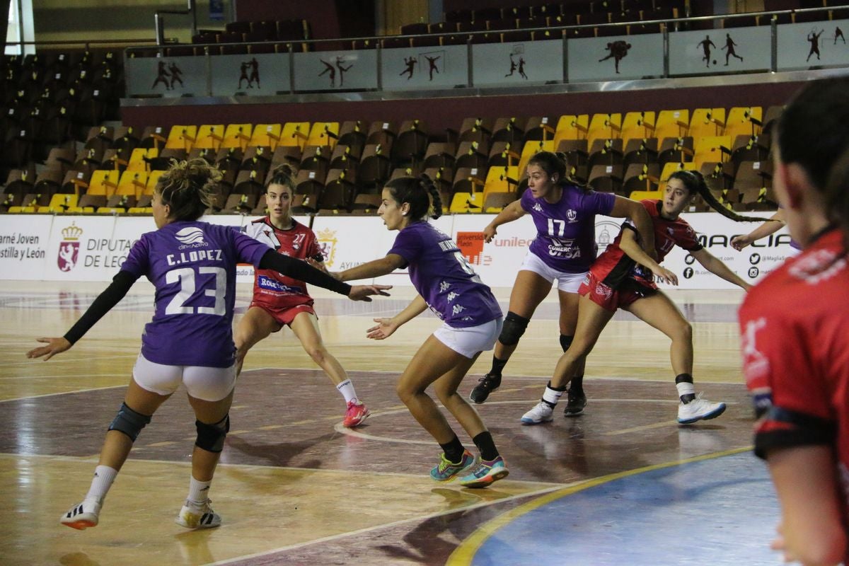 Fotos: El Rodríguez Cleba estrena la temporada ante el Handvall