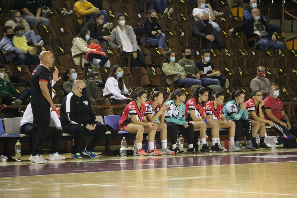 Fotos: El Rodríguez Cleba estrena la temporada ante el Handvall