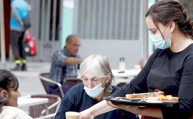 El regidor resaltó las medidas en en terrazas y lugares de restauración. 