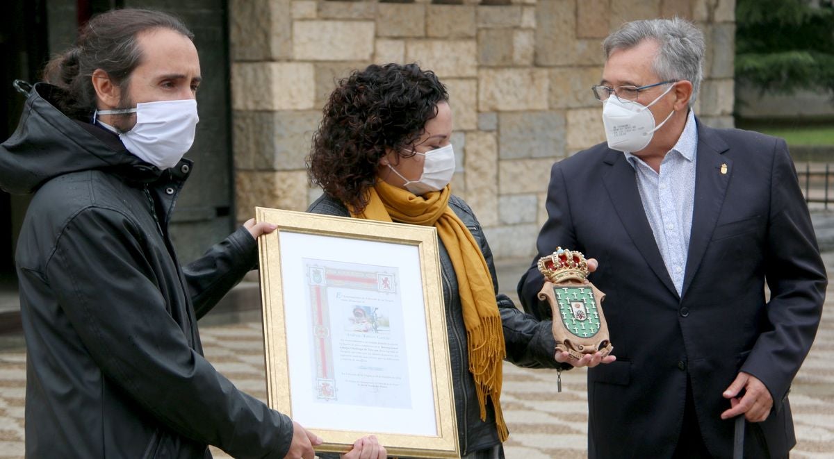 Fotos: Homenaje de Valverde de la Virgen a Andrea Marcos