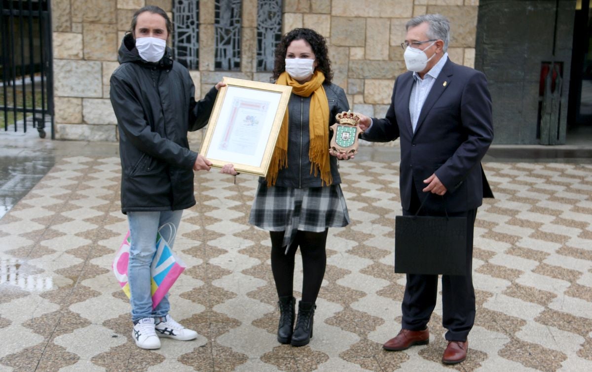 Fotos: Homenaje de Valverde de la Virgen a Andrea Marcos