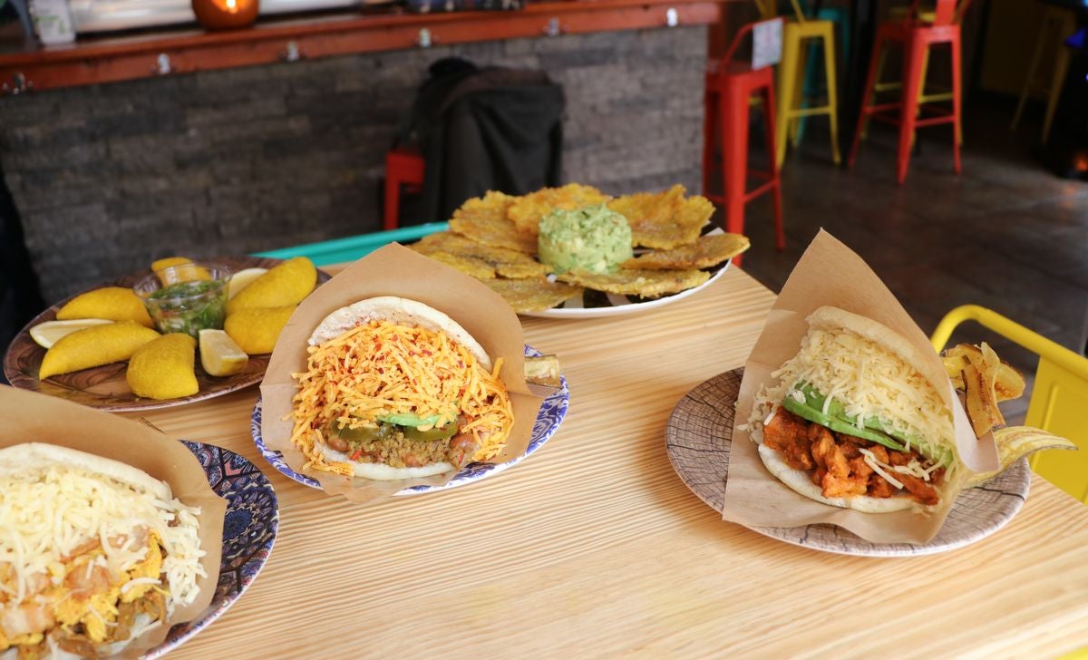 Arepas Lovers en la calle Santa Ana ofrece la mejor comida colombiana.