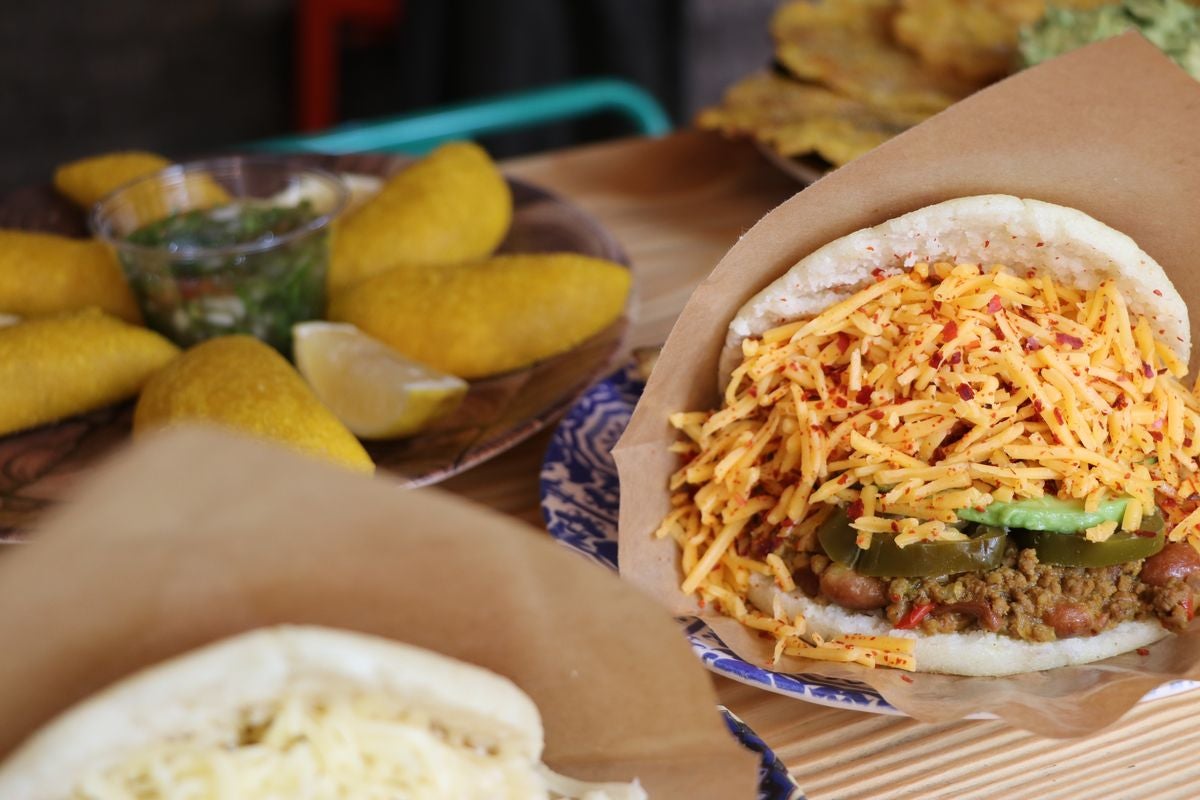 Arepas Lovers en la calle Santa Ana ofrece la mejor comida venezolana.