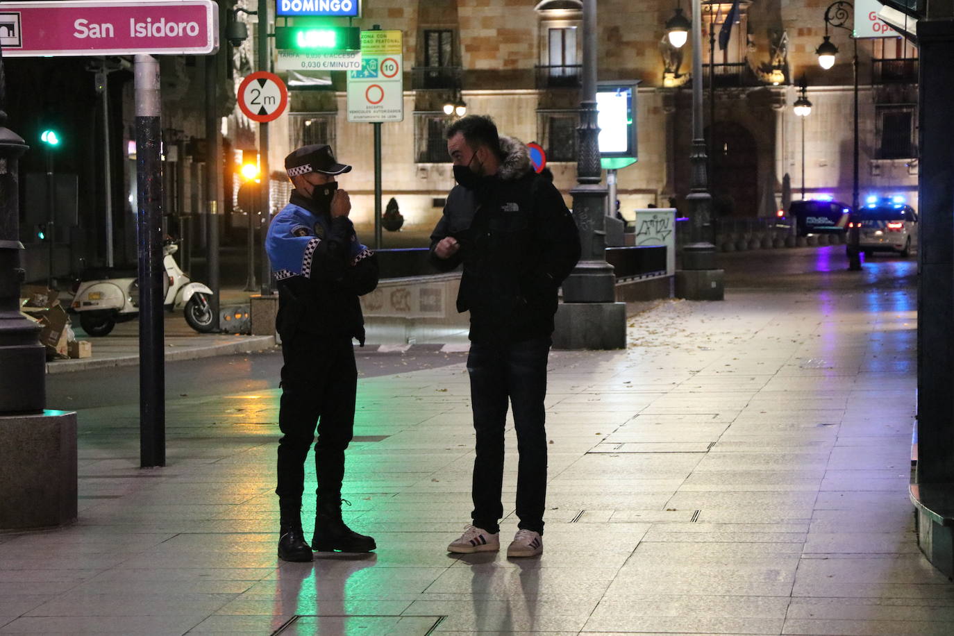 La población tiene prohibido salir de sus casas hasta las seis de la mañana