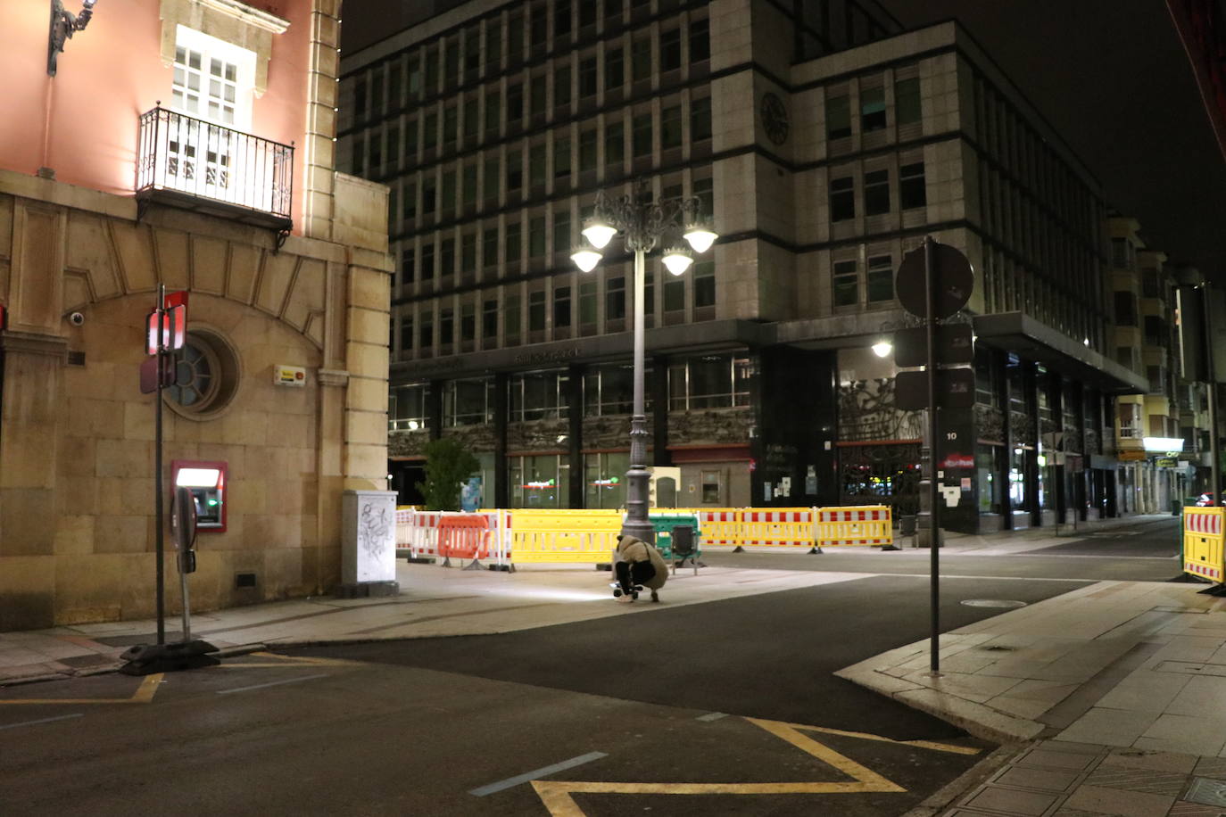 La población tiene prohibido salir de sus casas hasta las seis de la mañana