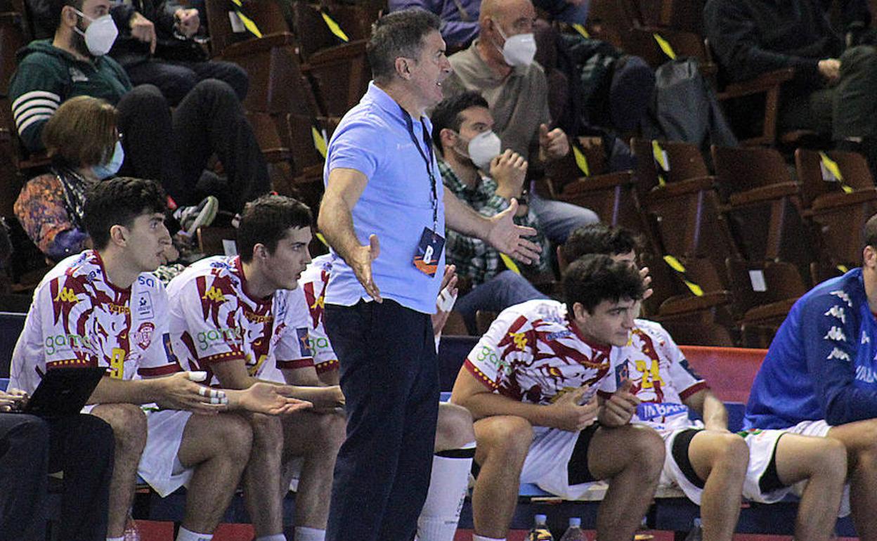 Manolo Cadenas, durante el partido ante Toulouse.