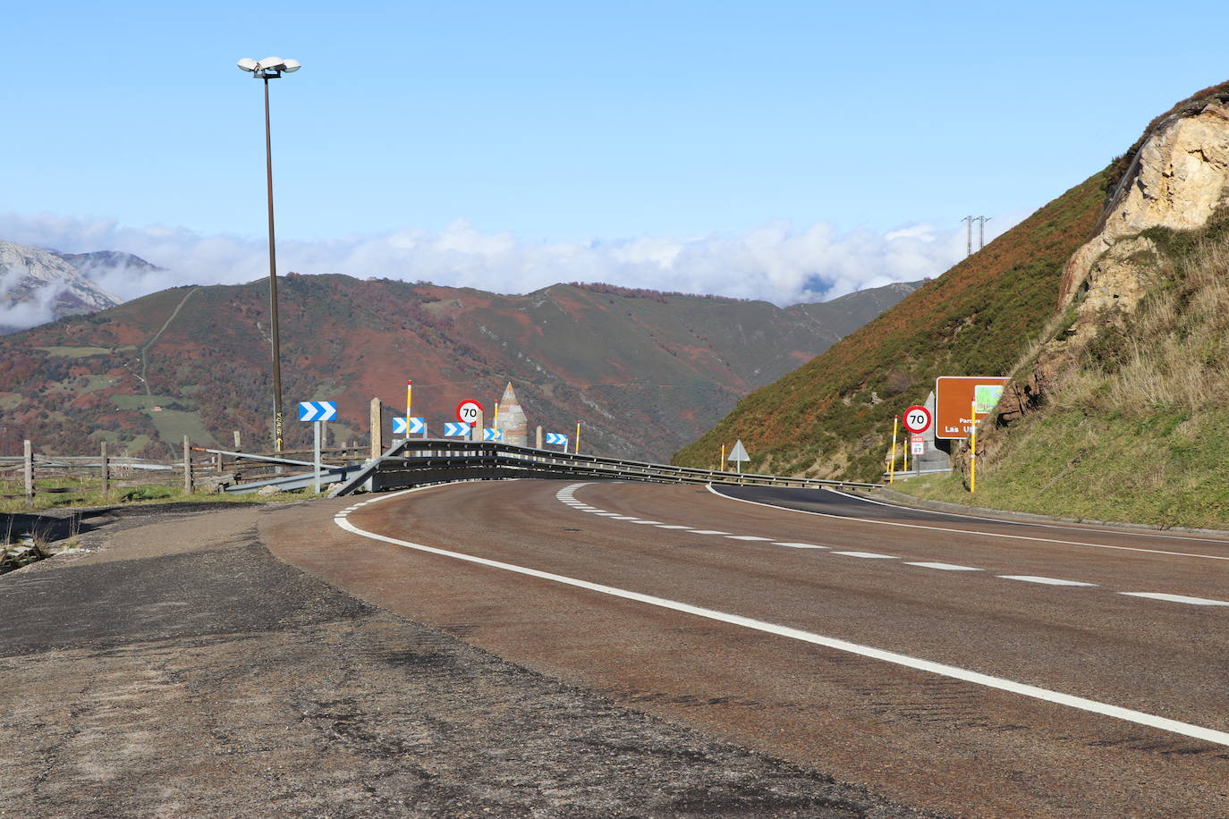 El paso entre León y Asturias se vacía con un Principado confinado