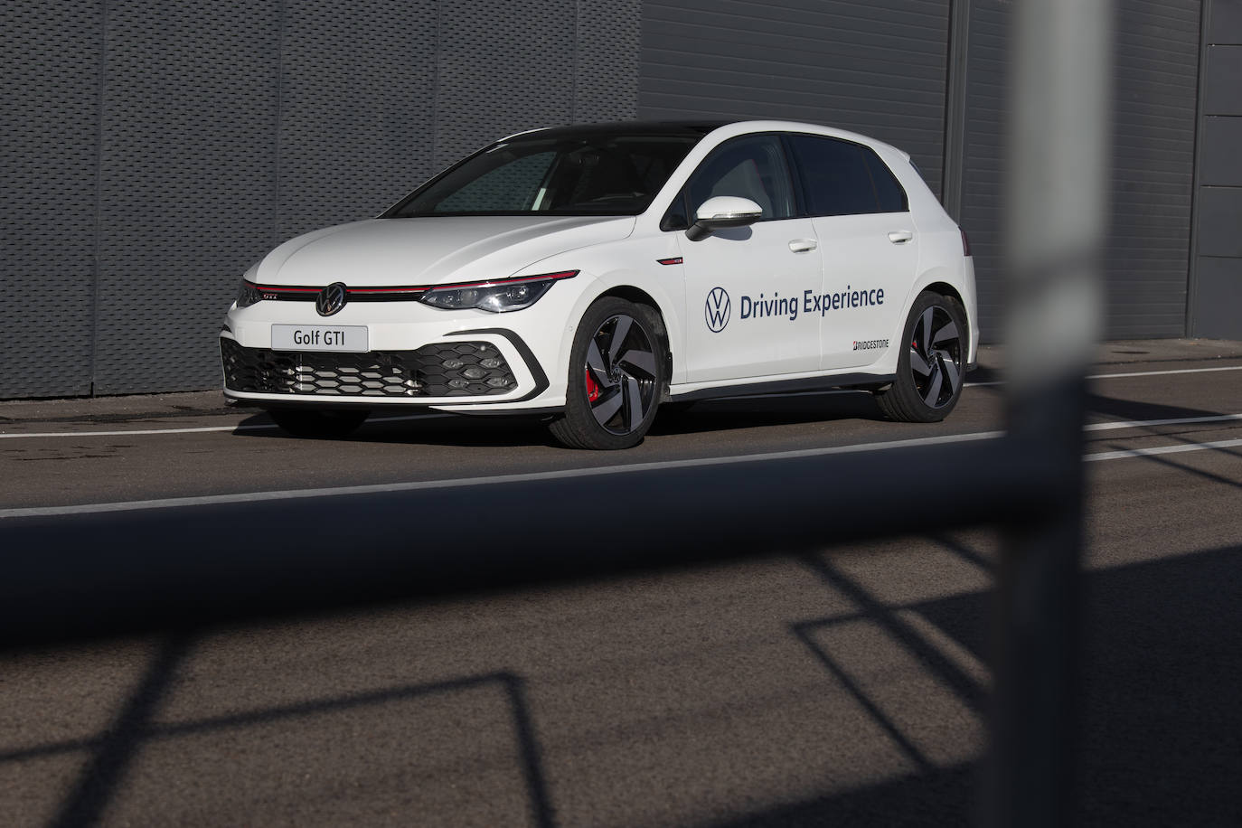 Prueba del Golf de serie más deportivo en el Jarama