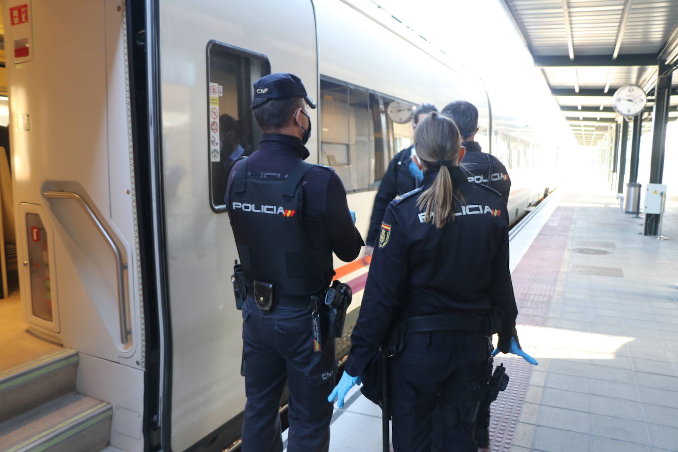 Fotos: Primeros controles en la Estación de Tren