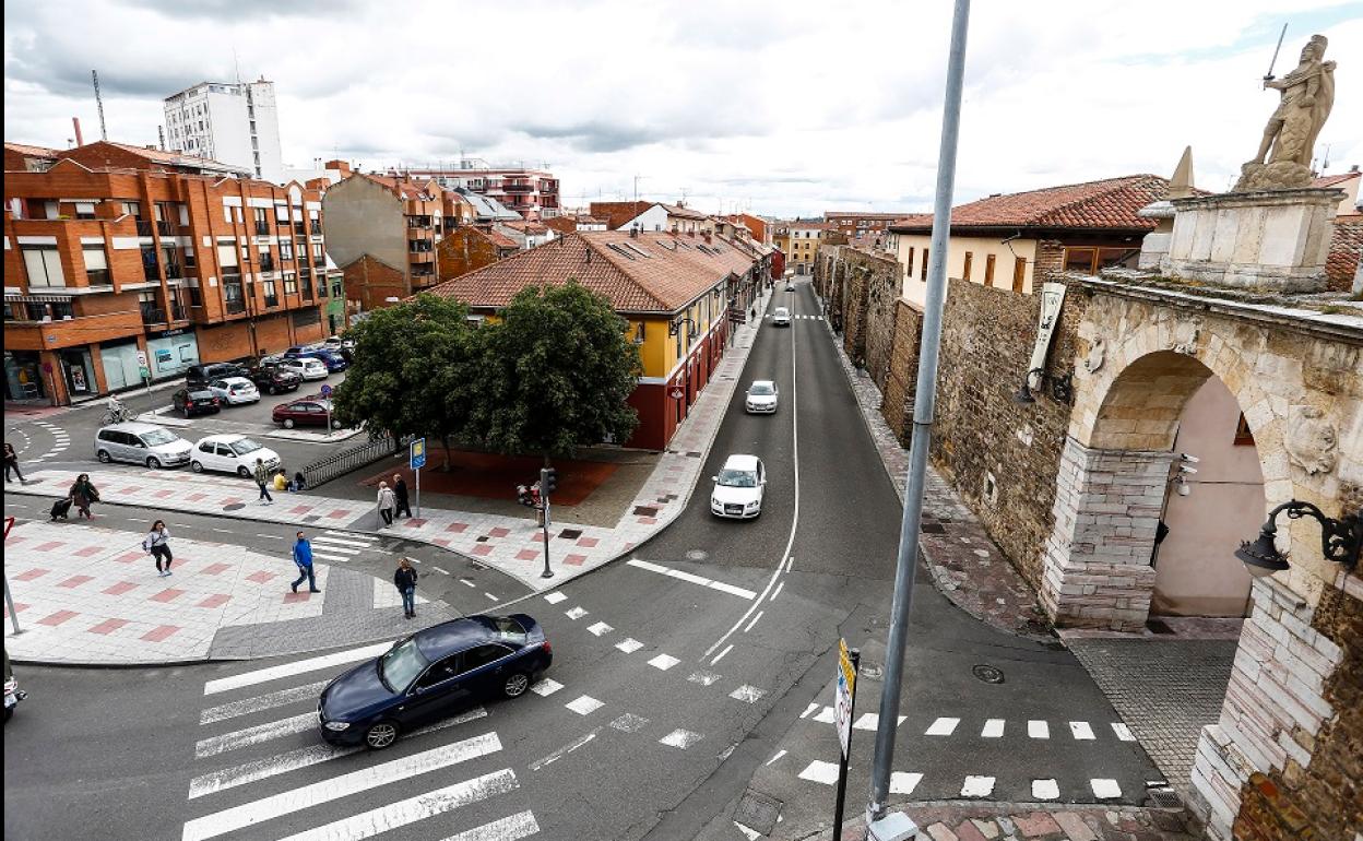 Calle Carreras y plaza del Espolón de León..