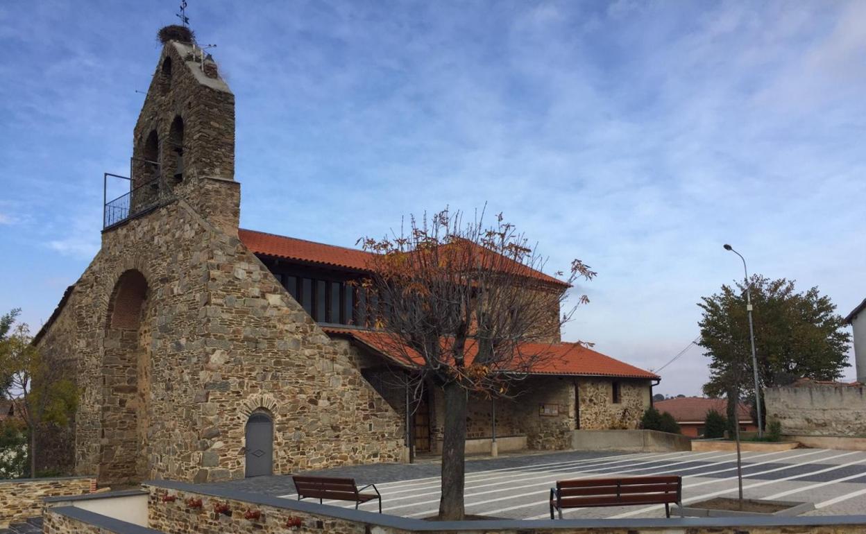 Plaza de la Iglesia de Jiménez de Jamuz.