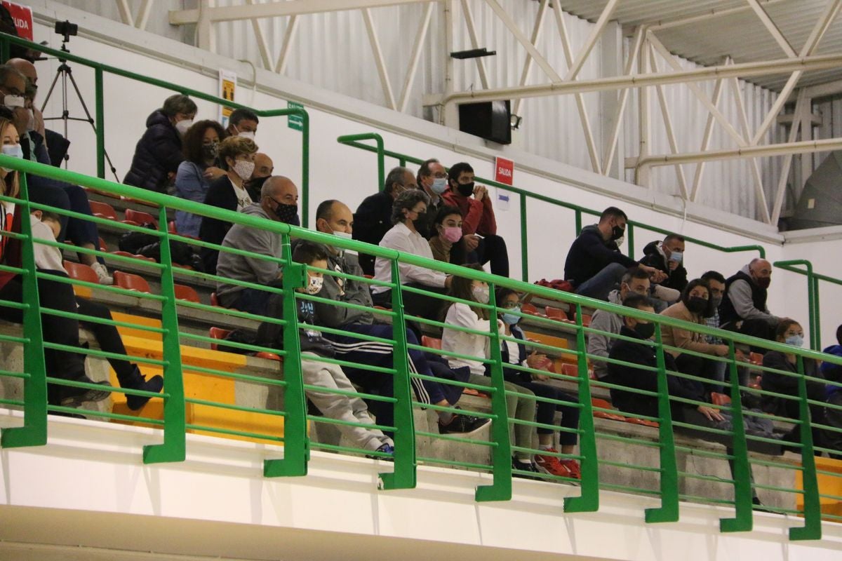 El club baloncesto Reino de León se estrena en la liga EBA esta temporada en el polideportivo San Esteban.