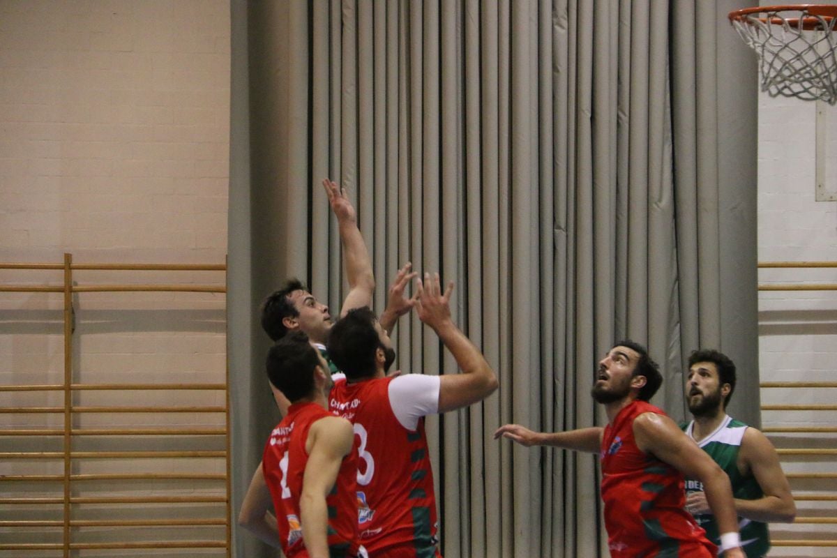 El club baloncesto Reino de León se estrena en la liga EBA esta temporada en el polideportivo San Esteban.