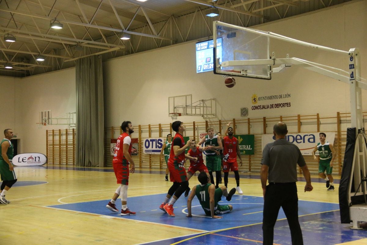 El club baloncesto Reino de León se estrena en la liga EBA esta temporada en el polideportivo San Esteban.