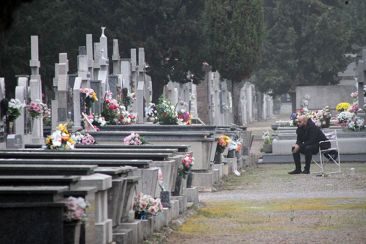 Los leoneses se han acercado hasta el cementerio de Puente Castro en este Día de Todos los Santos