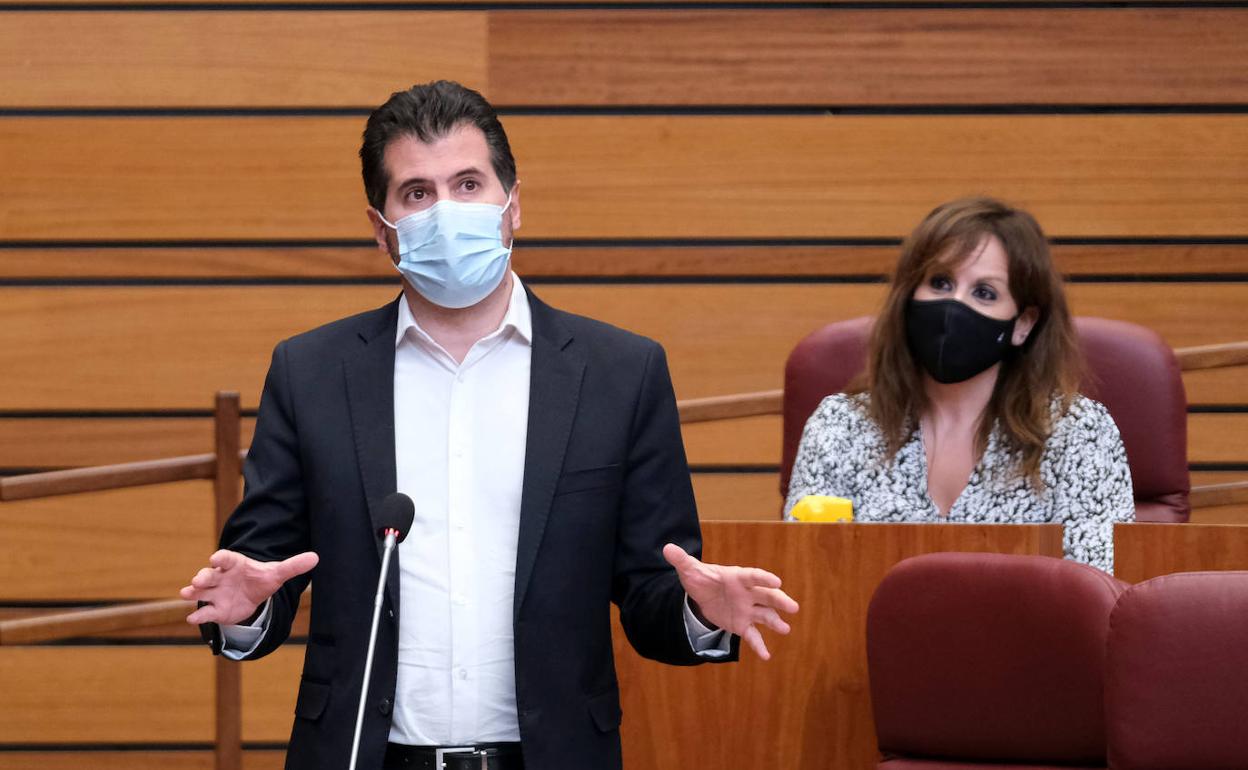 Luis Tudanca, portavoz socialista en las Cortes.