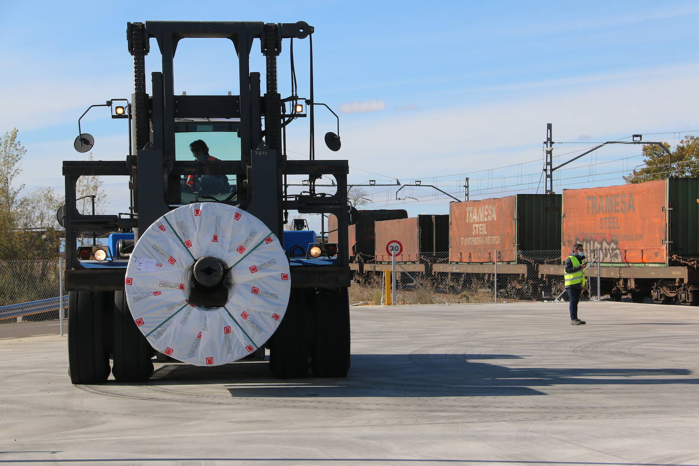 Fotos: Primer tren con salida desde Coated Solutions León