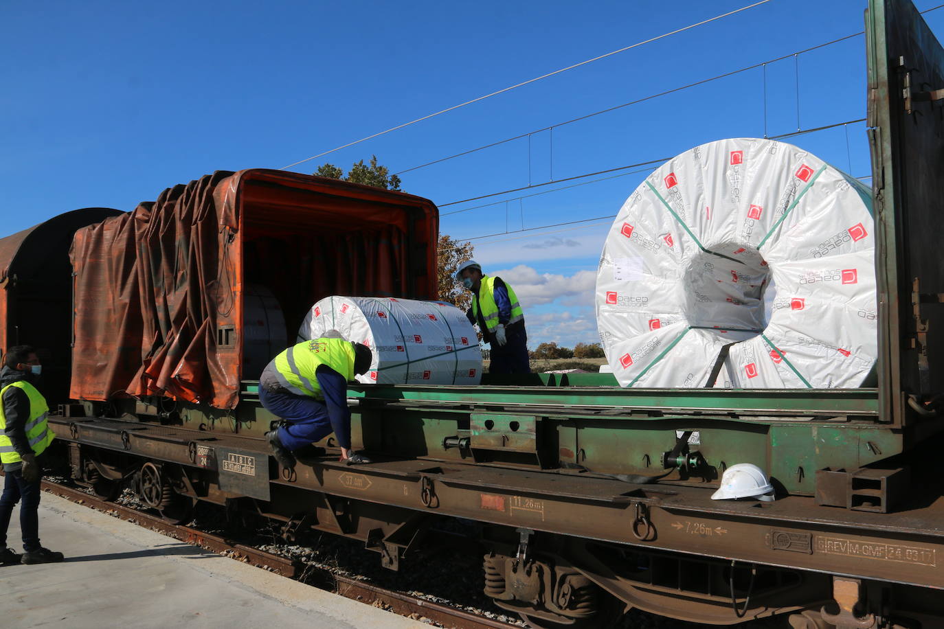 Fotos: Primer tren con salida desde Coated Solutions León