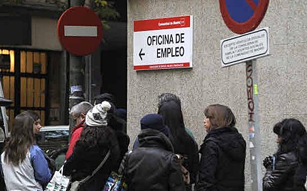 El paro sube en casi 50.000 personas pese a crearse 114.000 nuevos empleos