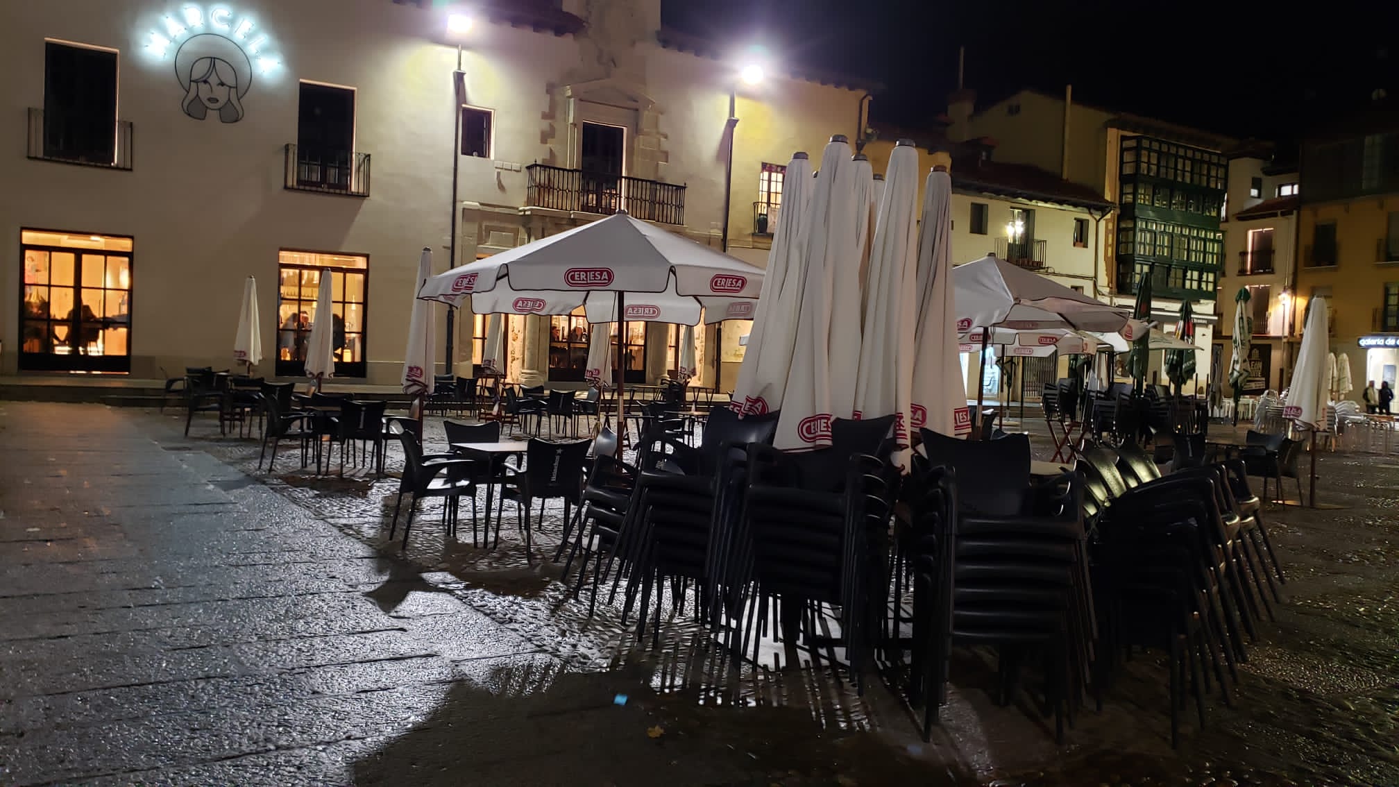 Últimas horas antes del cierre de la hostelería.