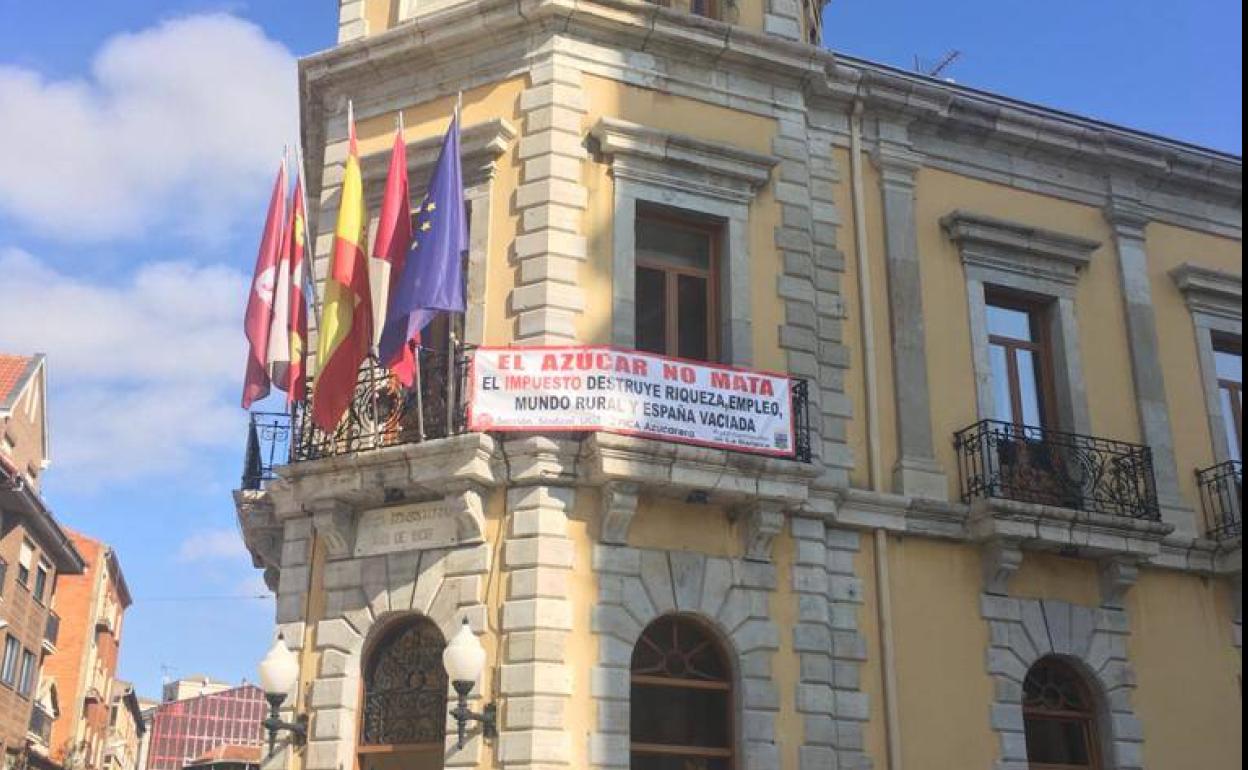 Cartel reivindicativo del sector en el Ayuntamiento. 