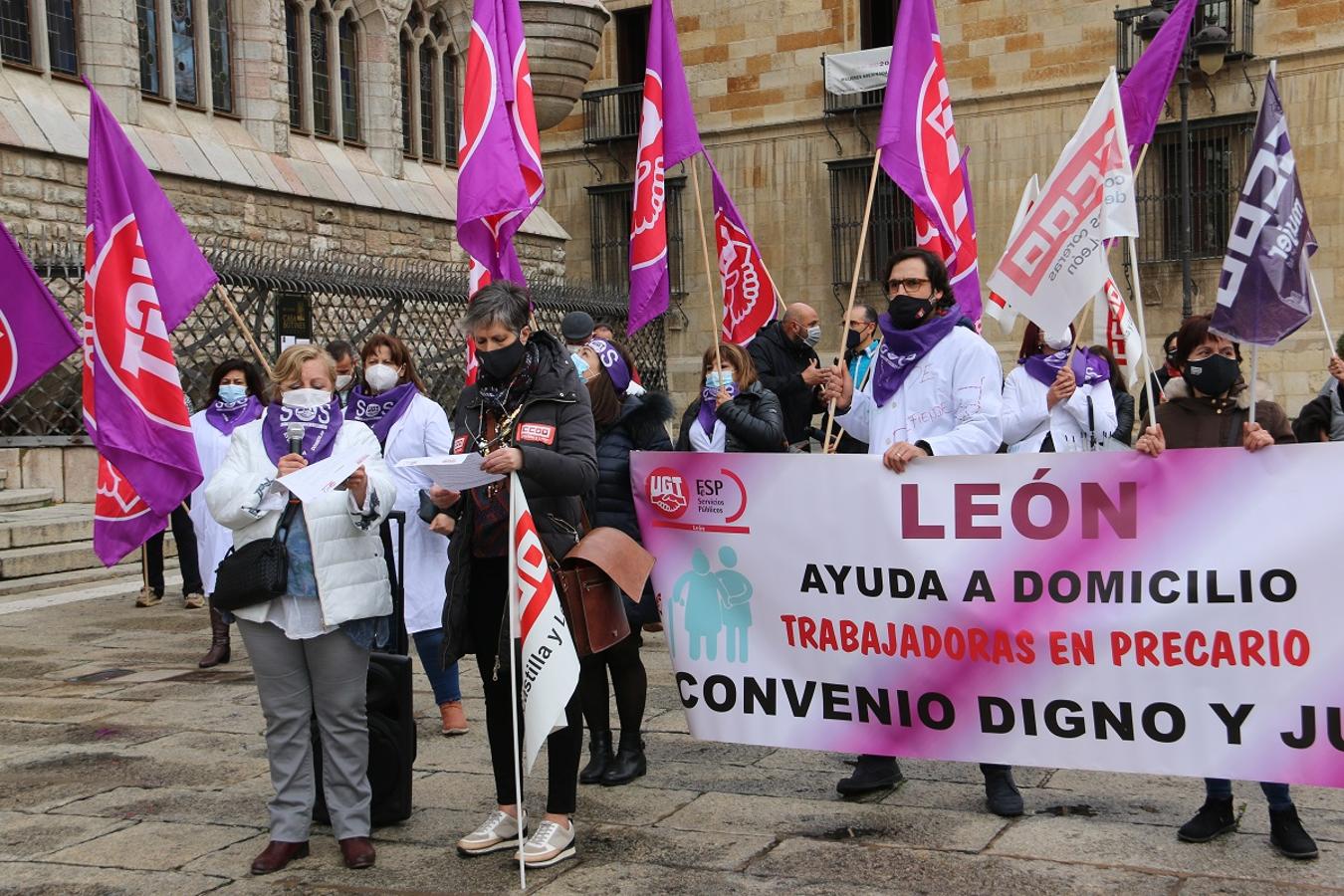 Lectura del manifiesto frente a Botines.