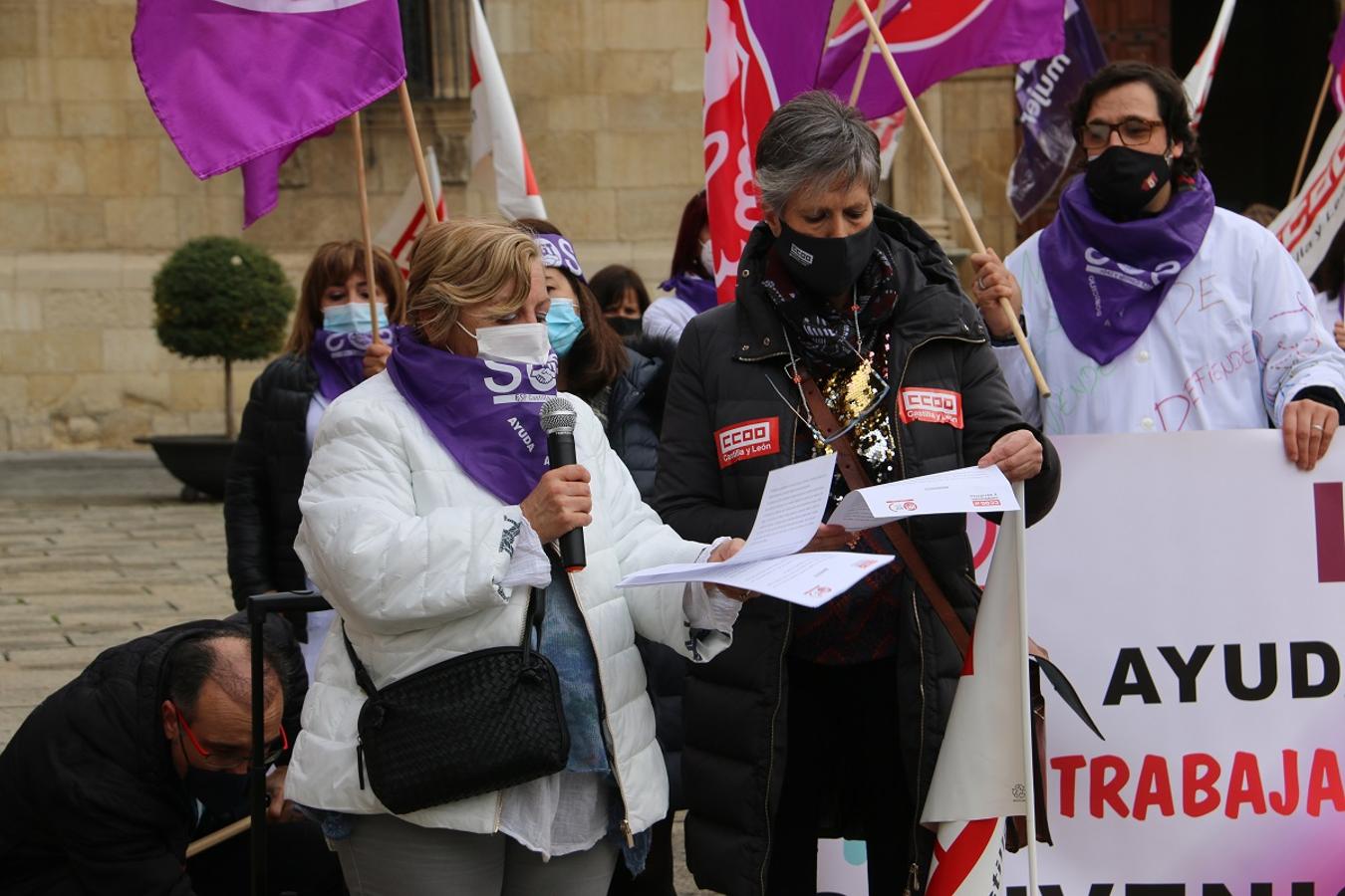 Lectura del manifiesto frente a Botines.