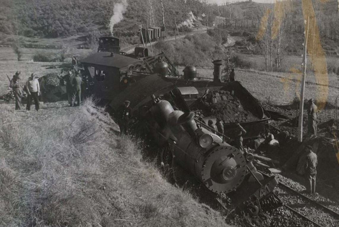 La Biblioteca Nacional publica las imágenes de los efectos causados por los incendios y bombardeos en la zona norte de León, Pola de Gordón, Santa Lucía y La Vid, durante la Guerra Civil 