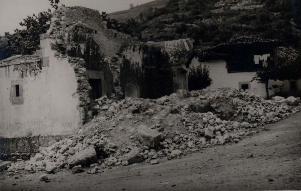 La Biblioteca Nacional publica las imágenes de los efectos causados por los incendios y bombardeos en la zona norte de León, Pola de Gordón, Santa Lucía y La Vid, durante la Guerra Civil 