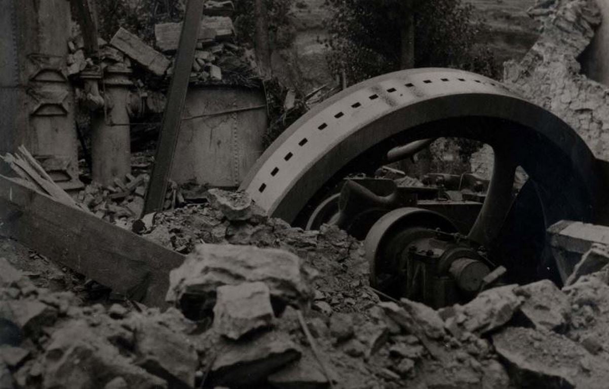 La Biblioteca Nacional publica las imágenes de los efectos causados por los incendios y bombardeos en la zona norte de León, Pola de Gordón, Santa Lucía y La Vid, durante la Guerra Civil 