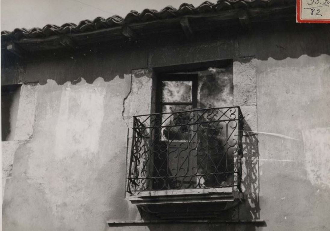 La Biblioteca Nacional publica las imágenes de los efectos causados por los incendios y bombardeos en la zona norte de León, Pola de Gordón, Santa Lucía y La Vid, durante la Guerra Civil 