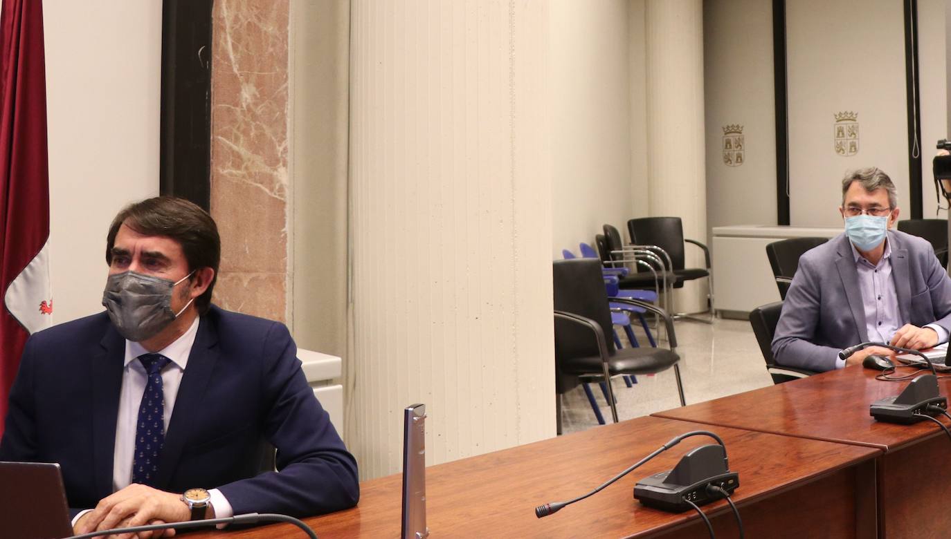 El consejero de Fomento y Medio Ambiente, Juan Carlos Suárez-Quiñones, mantiene por videoconferencia la reunión de coordinación de la campaña de Vialidad Invernal 2020-2021 con los delegados territorialesjnta