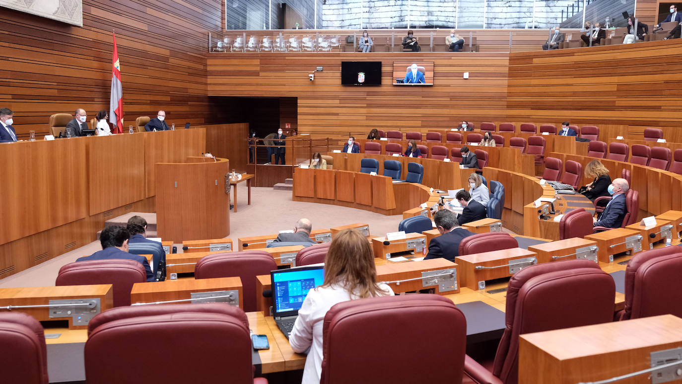 Fotos: Pleno de las Cortes de Castilla y León