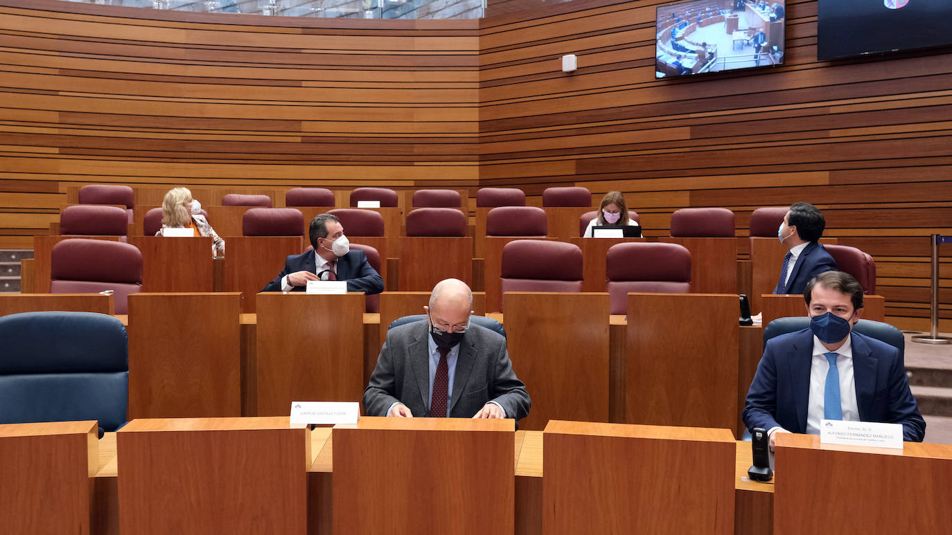 Fotos: Pleno de las Cortes de Castilla y León