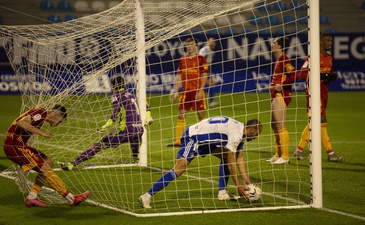 La Ponferradina anota el gol del empate ante el Zaragoza.