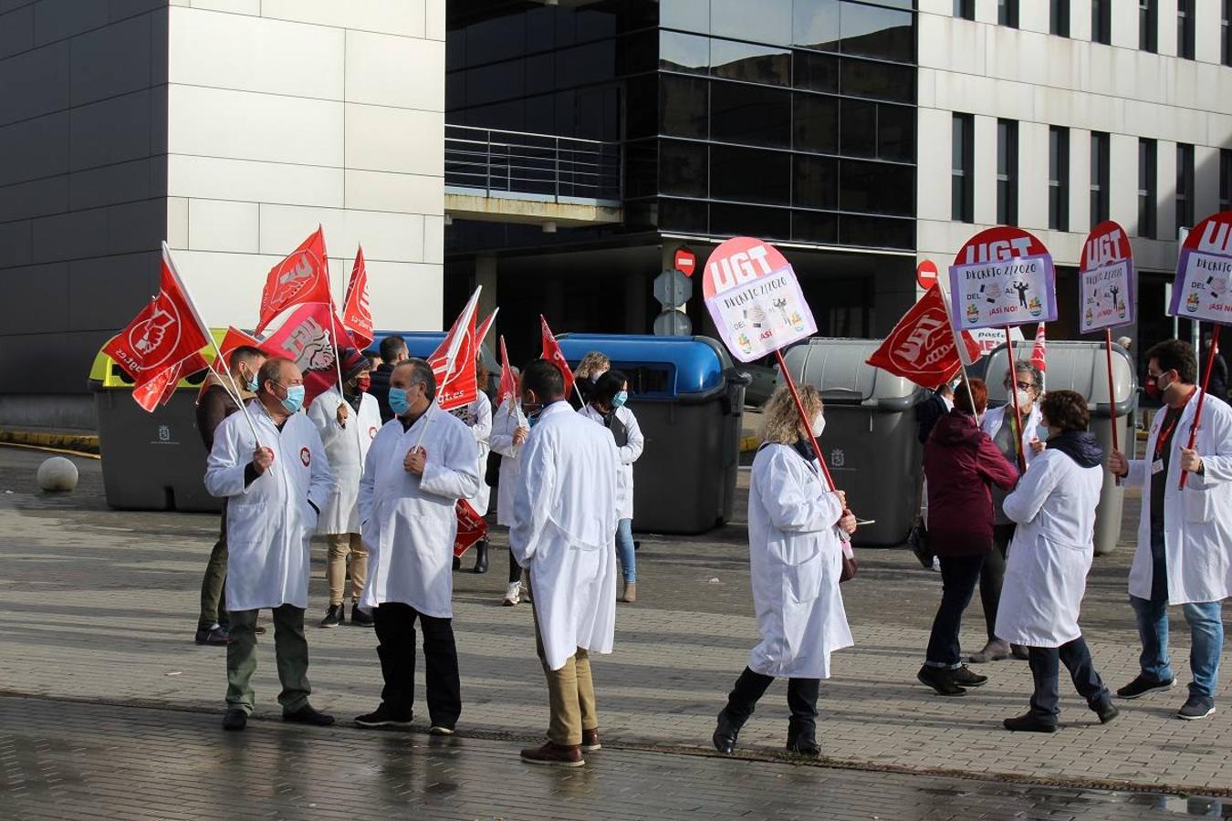 Protesta de lso sanitarios contra el decreto aprobado por la Junta.