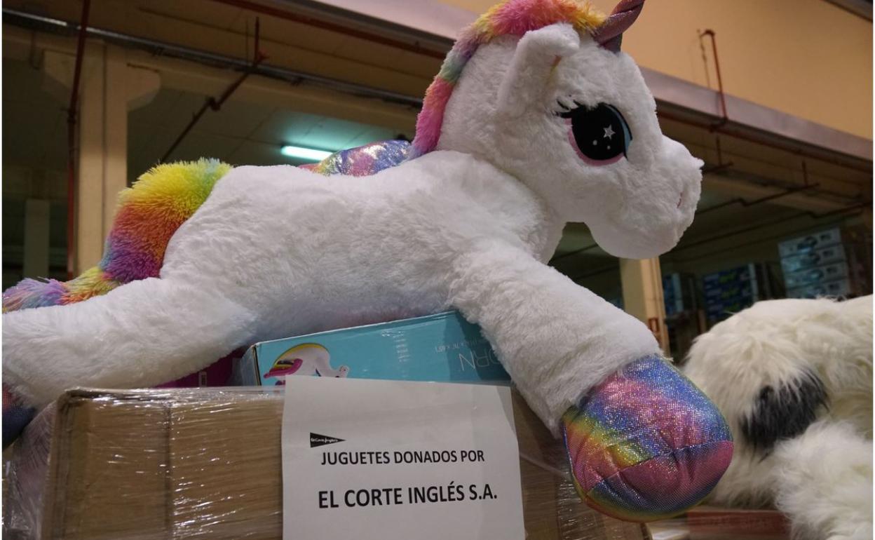 Uno de los juguetes donados por El Corte Inglés.