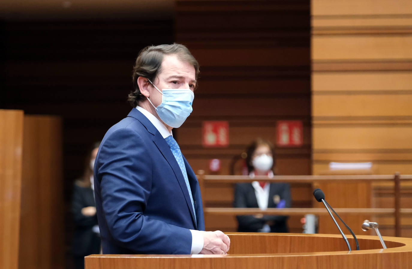 Fernández Mañueco comparece a petición propia ante el pleno de las Cortes,