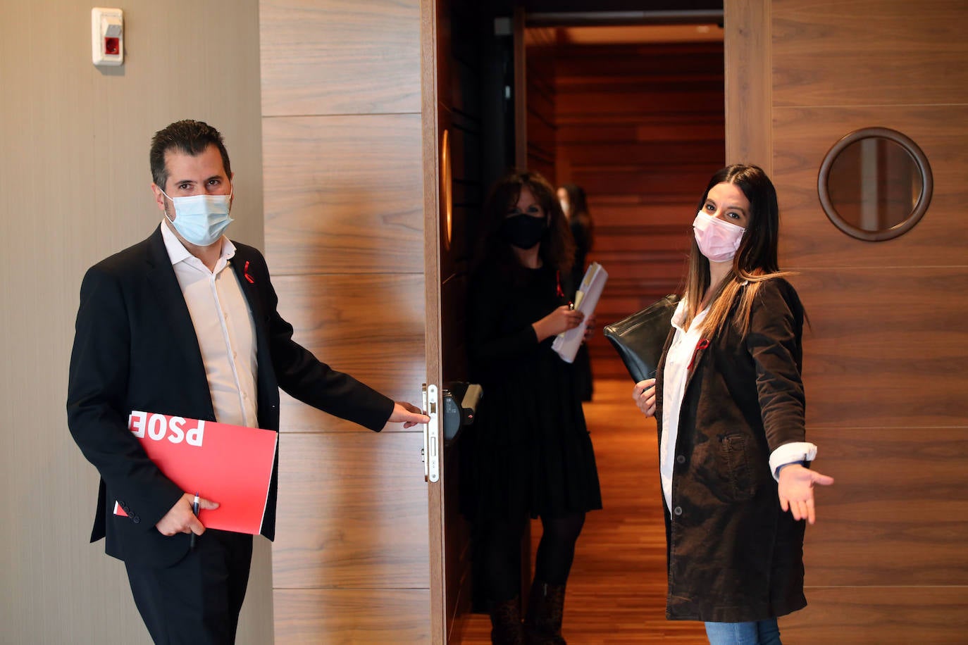 Fernández Mañueco comparece a petición propia ante el pleno de las Cortes,