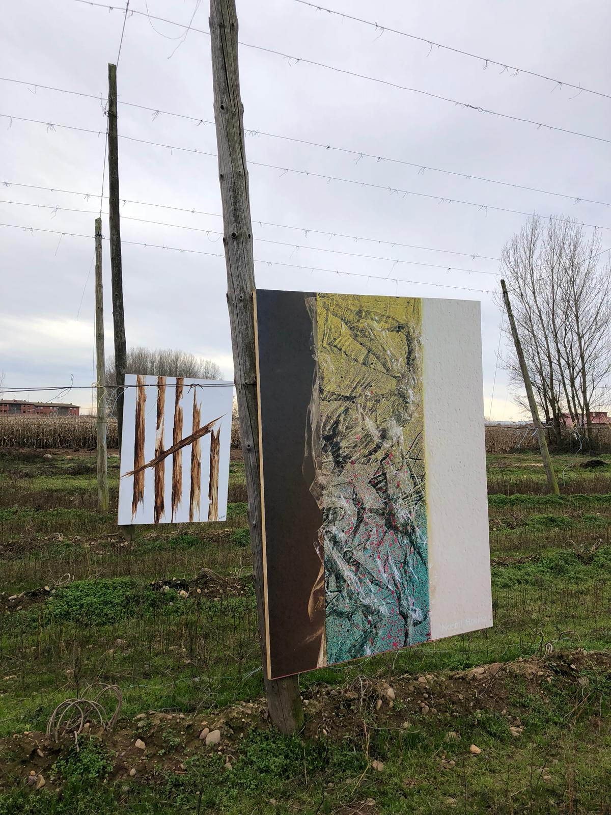 Esta exposición «Alambradas del Arte» tiene lugar hasta el día 9 de diciembre en una finca de lúpulo de Carrizo de la Ribera