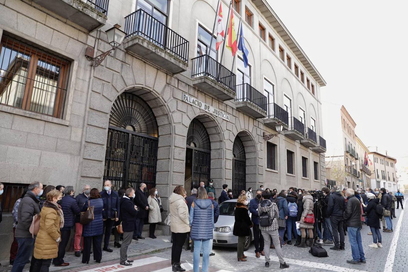 Concentración en repulsa a la agresión a una jueza en las diferentes capitales de provincia de la comunidad.