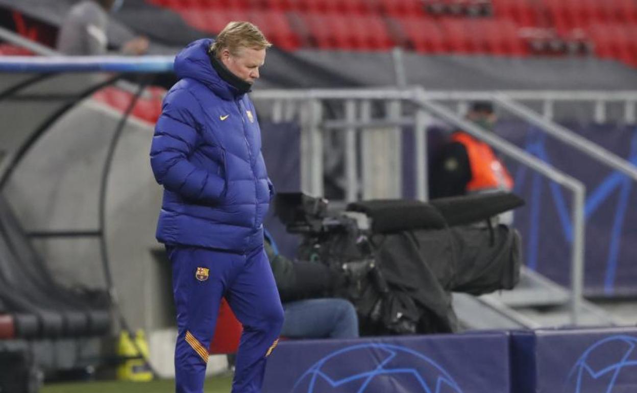 Ronald Koeman, durante el partido ante el Ferencvaros. 