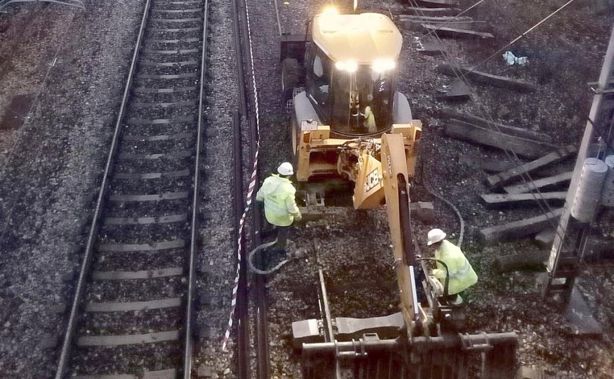 Trabajos en la línea León-La Robla.