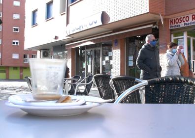 Imagen secundaria 1 - Detalles de la reapertura de los bares en Eras. 