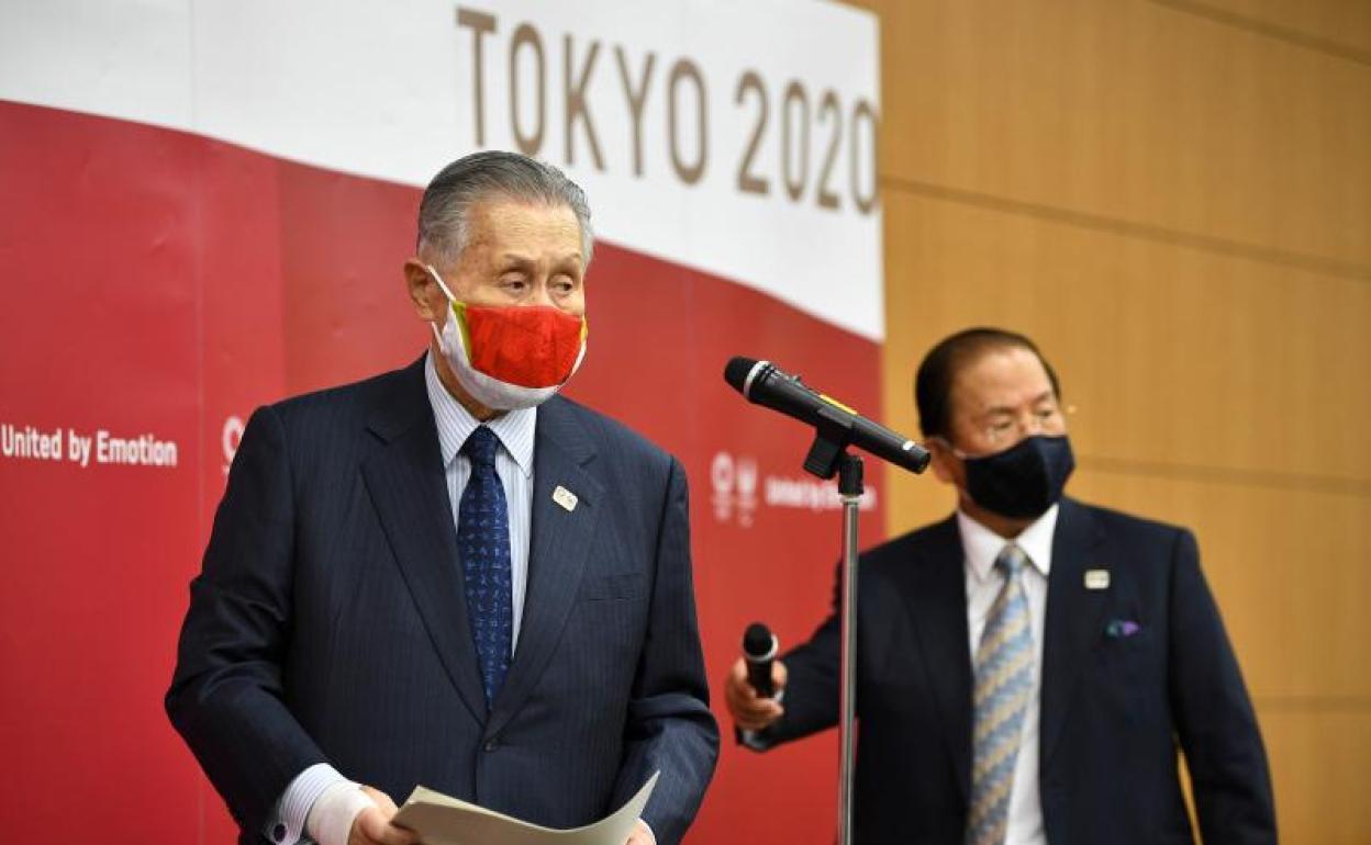 El presidente del comité organizador, Yoshiro Mori, y el director general, Toshiro Muto. 