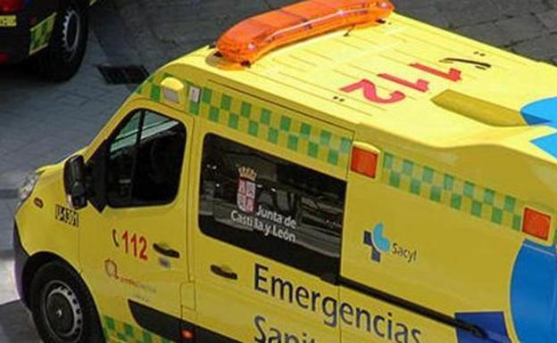 Fallece un trabajador y otro resulta herido tras volcar el camión de basura en el que viajaban 