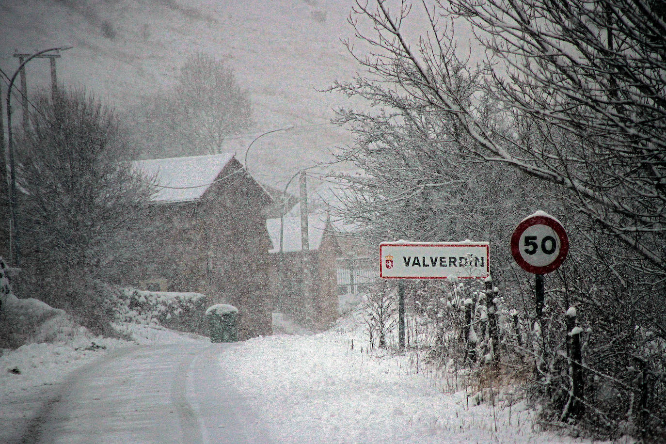 La nieve deja impactantes imágenes en la provincia. 